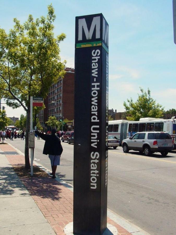 Steps To Convention Center, Downtown Dc, And Metro Station: Private And Comfortable Bedroom/bathroom Habitación en casa particular *